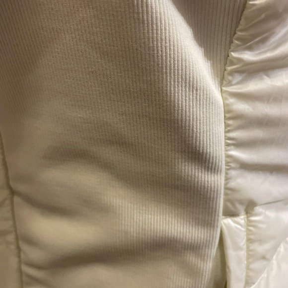 FABLETICS Elliot Packable Puffer Vest in LUMINOUS size SMALL - GENTLY USED - Picture 8 of 13